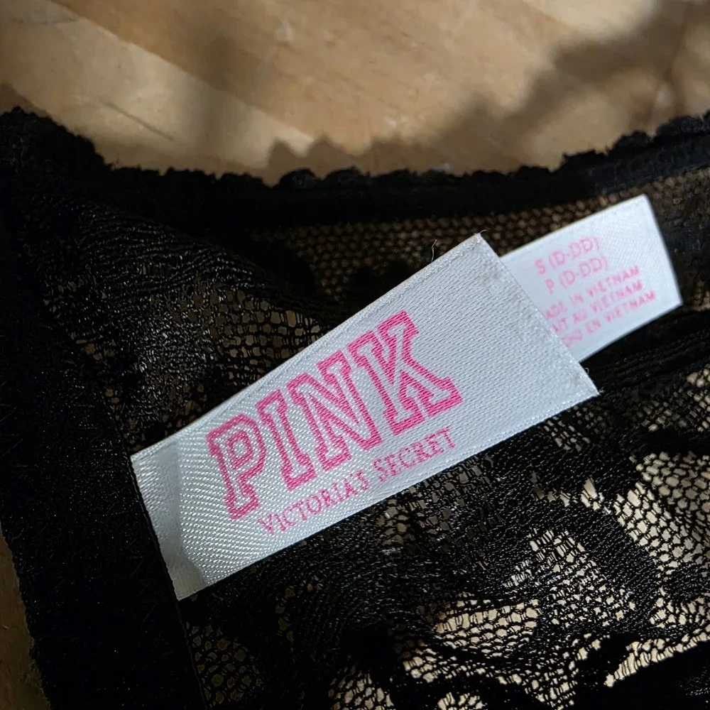 Victoria's Secret PINK Push-up Pigeonnant Lace Underwire Bra Sz‎ S (D-DD) BLACK